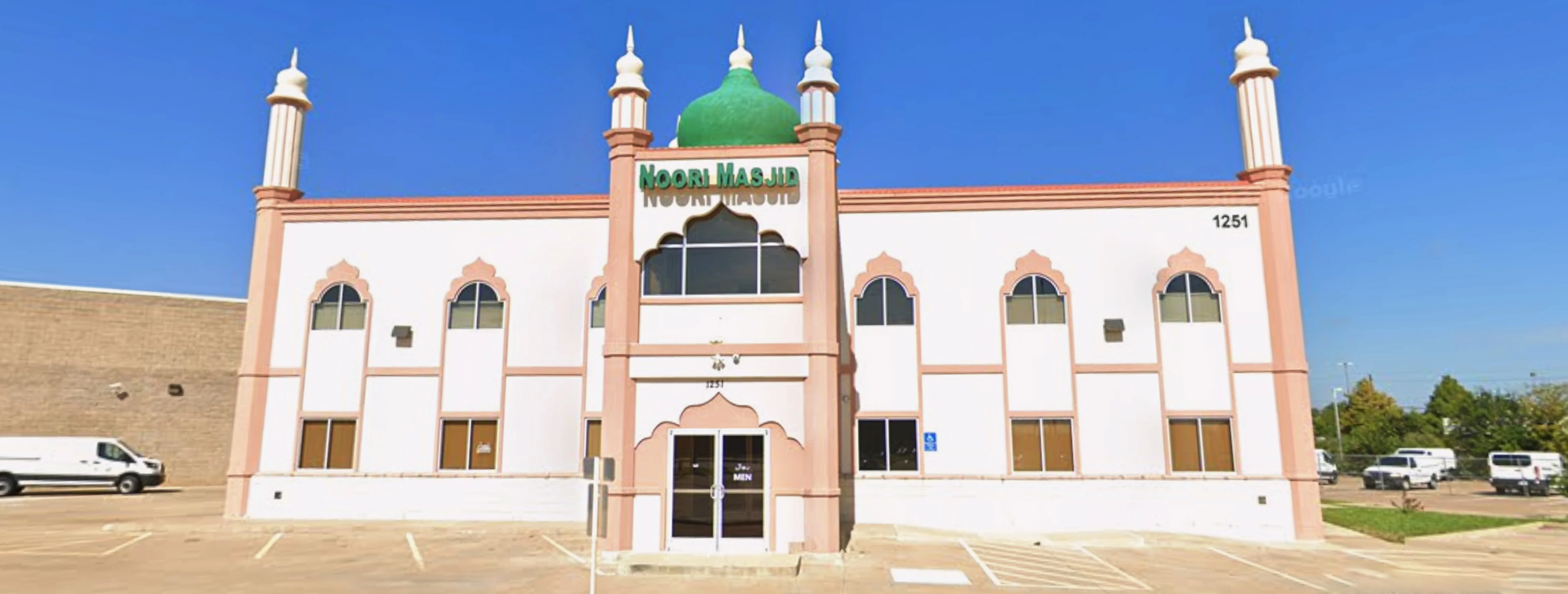 Exterior view of Noori Mosque Plano building